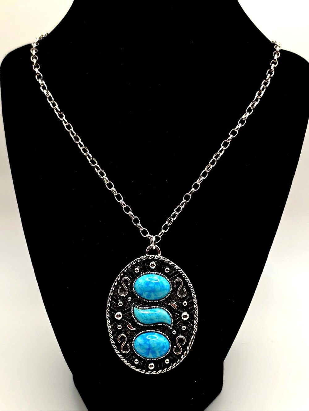 Vintage Sarah Coventry Oval Turquoise Pendant Necklace Silver Toned